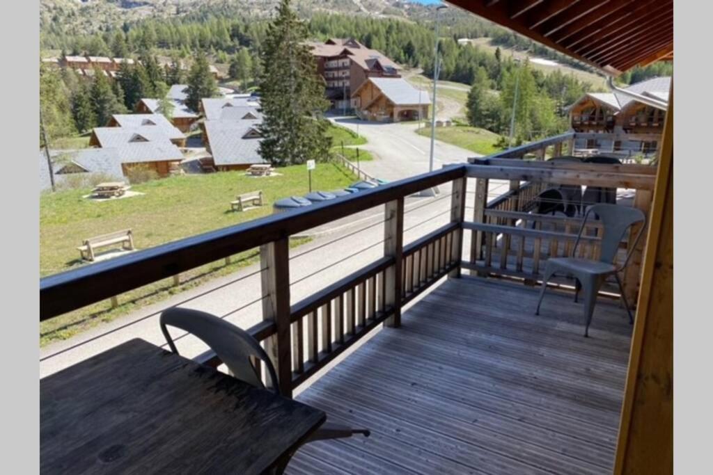 Appartement de charme dans résidence avec piscine La Joue du Loup Saint-Étienne-en-Dévoluy Esterno foto