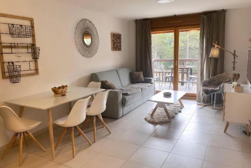 Appartement de charme dans résidence avec piscine La Joue du Loup Saint-Étienne-en-Dévoluy Esterno foto